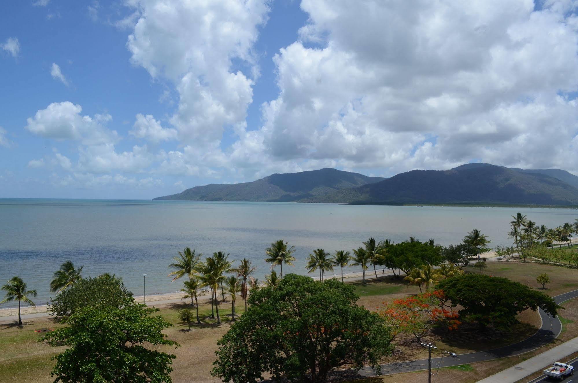 Acacia Court Hotel Cairns Exterior foto