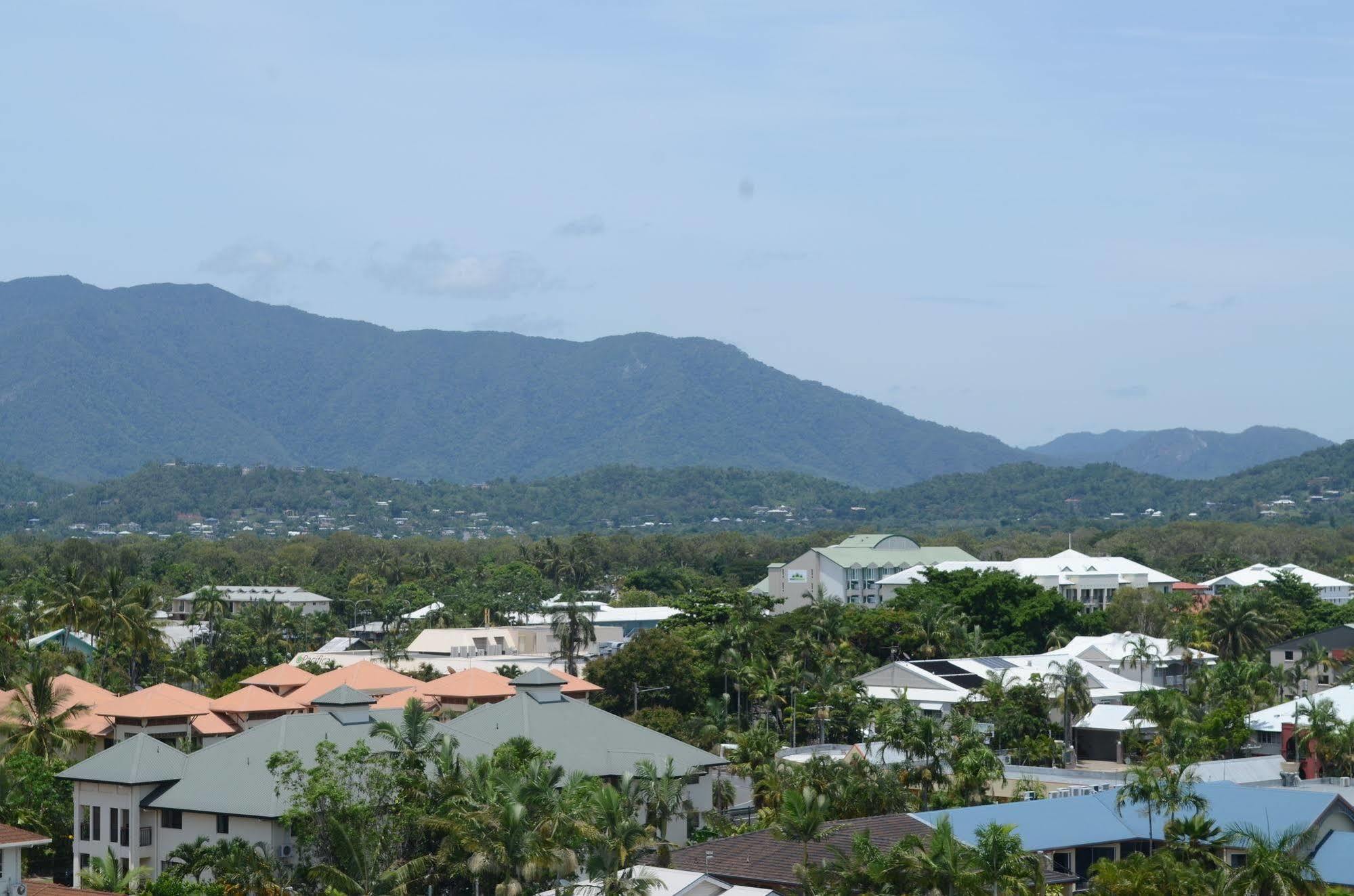 Acacia Court Hotel Cairns Exterior foto